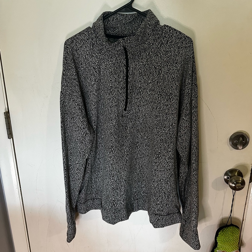 Avia Black and White Patterned Pullover